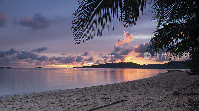 热带海滩上的日落，Sonnenuntergang am tropischen Strand II